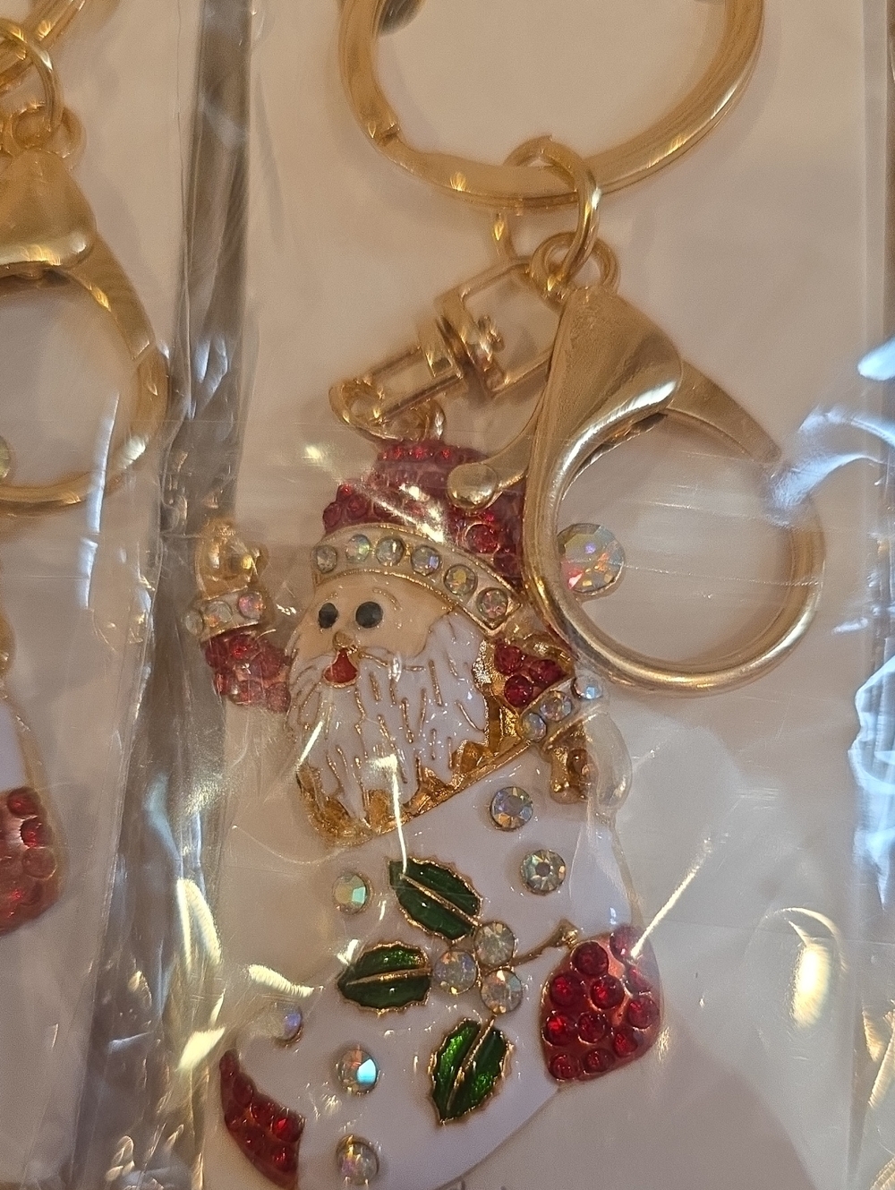 BULK Festive Santa Stocking Keychain - Picture 5 of 5